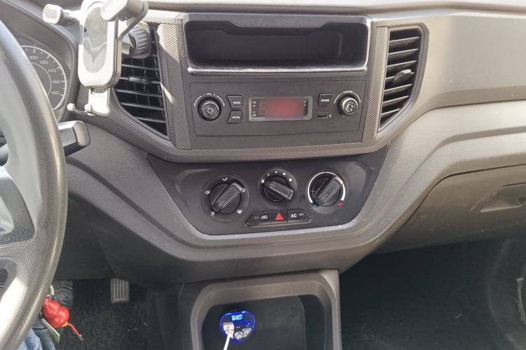 Used Wuling Hongguang V 2019 1.5L Base Version China VI LAR Audio And AC Panel