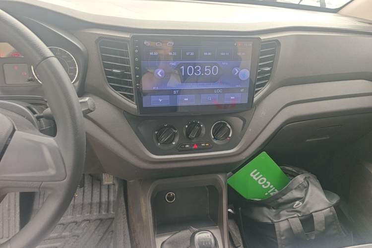 Used Wuling Hongguang V 2019 1.5L Jingqu Version China VI LAR Audio And AC Panel