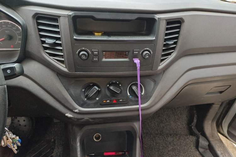 Used Wuling Hongguang V 2019 1.5L Base Version China VI LAR Audio And AC Panel