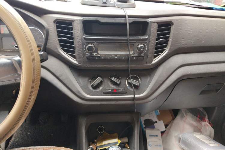 Used Wuling Hongguang V 2019 1.5L Base Version China VI LAR Audio And AC Panel