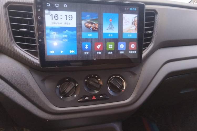 Used Wuling Hongguang V 2019 1.5L Jingqu Edition Sealed-Window Vehicle China VI LAR Audio And AC Panel