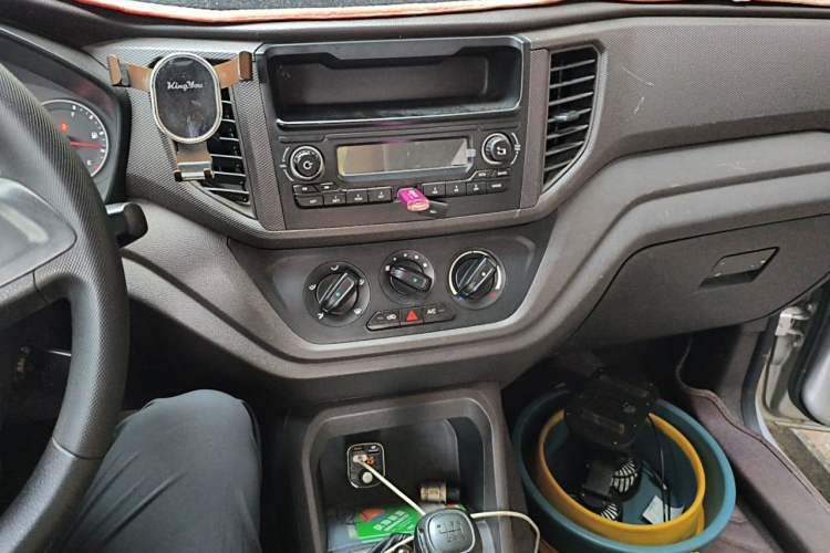 Used Wuling Hongguang V 2019 1.5L Enjoyment Version China VI LAR Audio And AC Panel