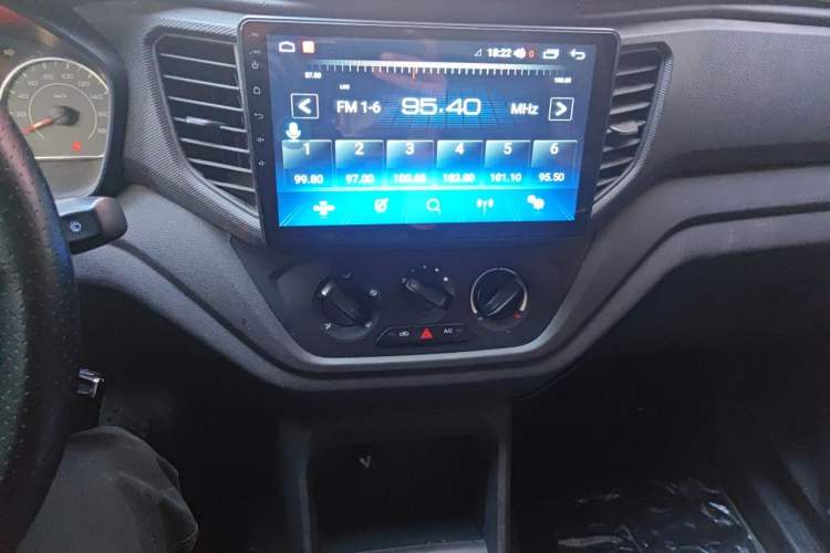 Used Wuling Hongguang V 2019 1.5L Jingqu Edition Sealed-Window Vehicle China VI LAR Audio And AC Panel
