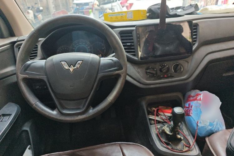 Used Wuling Hongguang V 2019 1.5L Standard Version China VI LAR Center Console