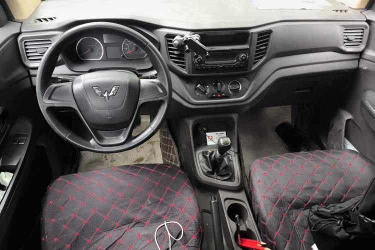 Used Wuling Hongguang V 2019 1.5L Base Version China VI LAR Center Console