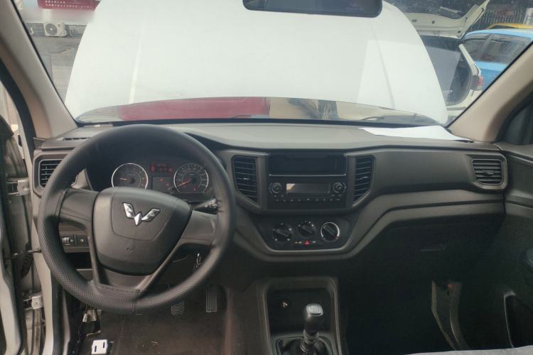 Used Wuling Hongguang V 2019 1.5L Base Version China VI LAR Center Console