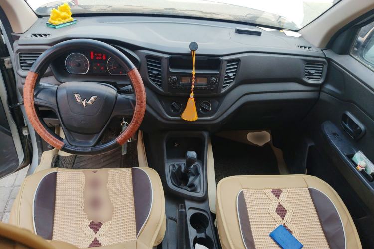 Used Wuling Hongguang V 2019 1.5L Base Version China VI LAR Center Console