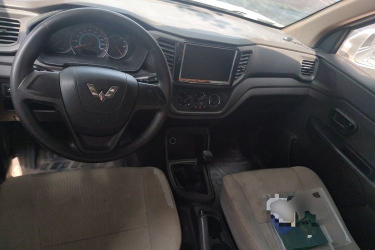 Used Wuling Hongguang V 2019 1.5L Standard Version China VI LAR Center Console