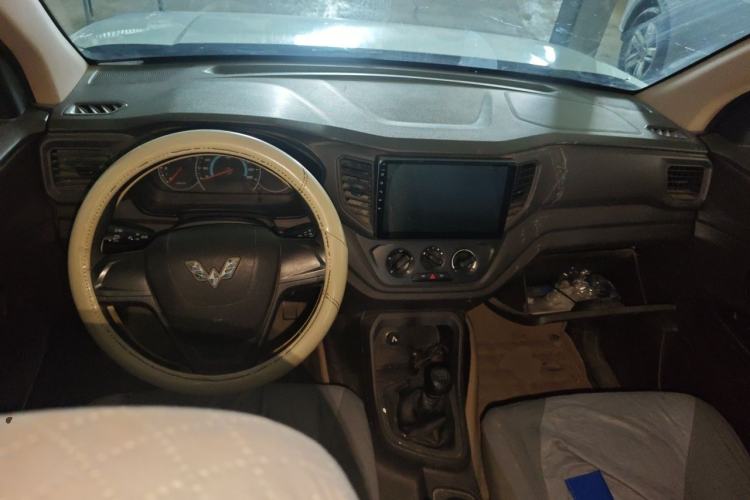 Used Wuling Hongguang V 2019 1.5L Enjoyment Version China VI LAR Center Console
