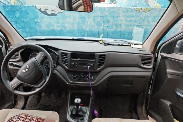 Used Wuling Hongguang V 2019 1.5L Base Version China VI LAR Center Console