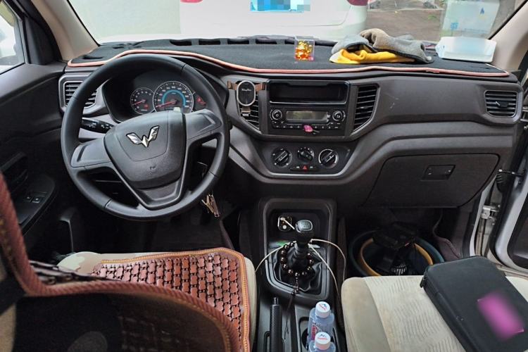 Used Wuling Hongguang V 2019 1.5L Enjoyment Version China VI LAR Center Console