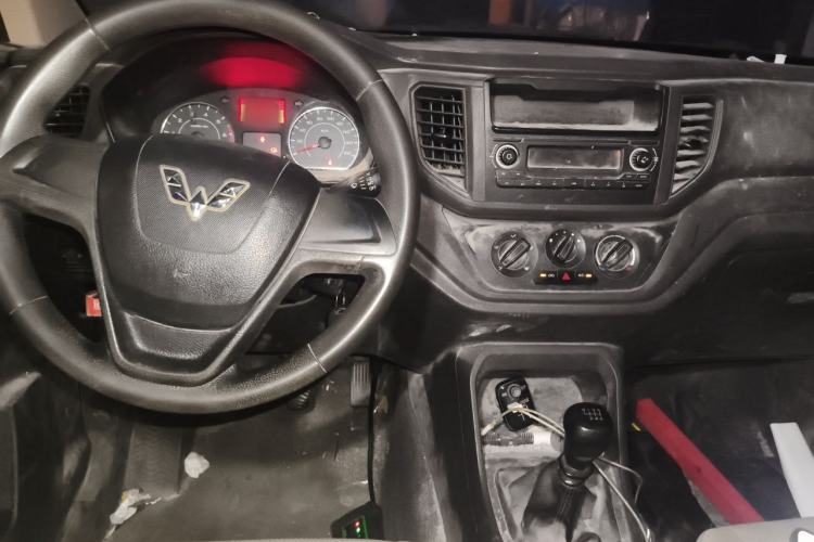 Used Wuling Hongguang V 2019 1.5L Jingqu Version China VI LAR Center Console