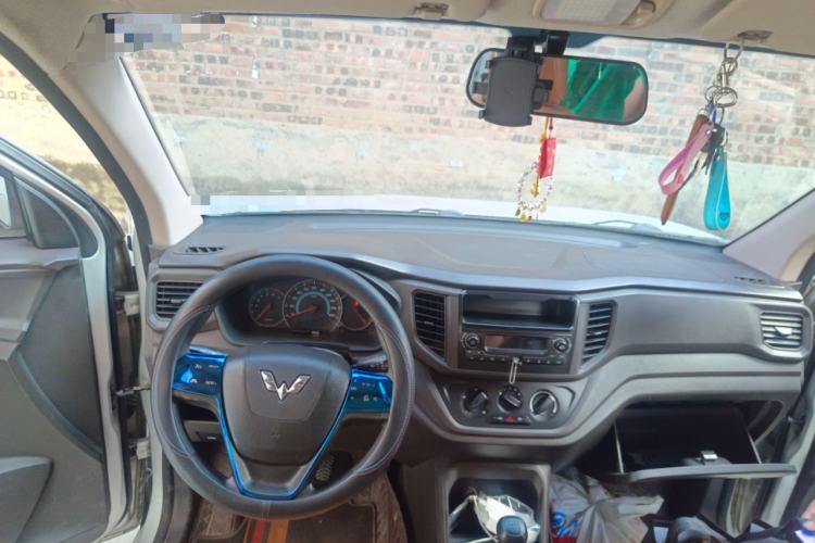 Used Wuling Hongguang V 2019 1.5L Enjoyment Version China VI LAR Center Console