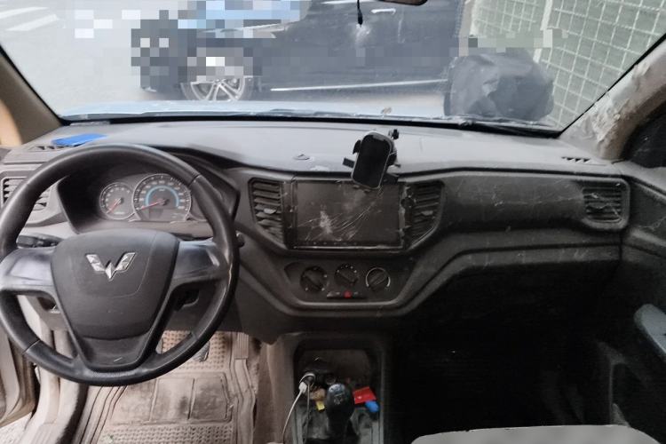 Used Wuling Hongguang V 2019 1.5L Base Version L2B Center Console