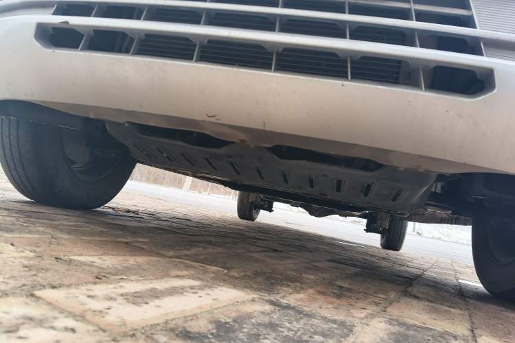 Used Wuling Hongguang V 2019 1.5L Jingqu Edition Sealed-Window Vehicle China VI LAR Chassis Front