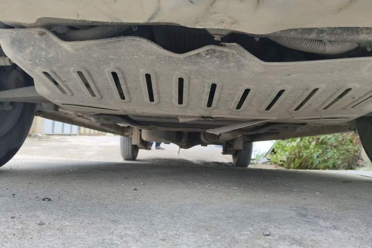 Used Wuling Hongguang V 2019 1.5L Base Version China VI LAR Chassis Front
