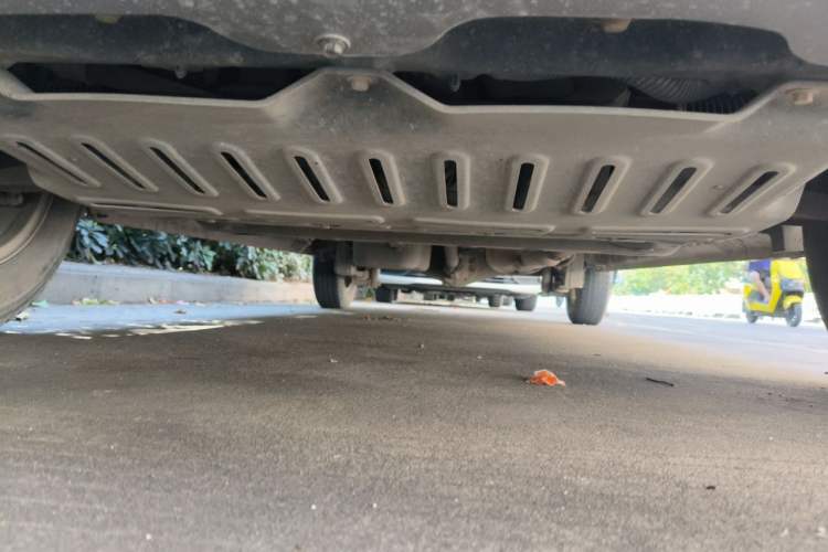 Used Wuling Hongguang V 2019 1.5L Standard Version L2B Chassis Front