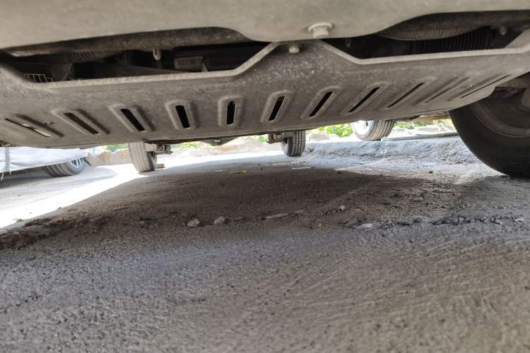Used Wuling Hongguang V 2019 1.5L Jingqu Edition Sealed-Window Vehicle China VI LAR Chassis Front