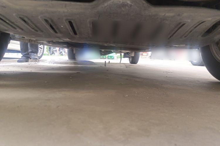 Used Wuling Hongguang V 2019 1.5L Enjoyment Version China VI LAR Chassis Front
