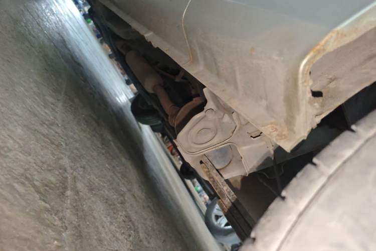 Used Wuling Hongguang V 2019 1.5L Enjoyment Version China VI LAR Chassis Rear Left