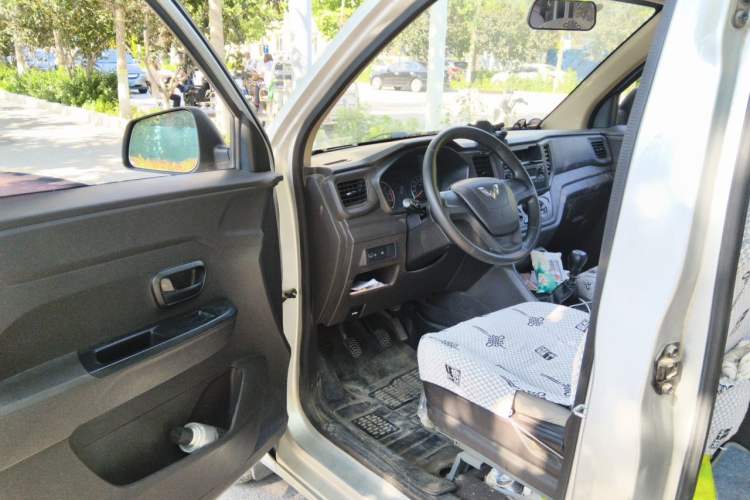 Used Wuling Hongguang V 2019 1.5L Jingqu Version China VI LAR Driver Seat
