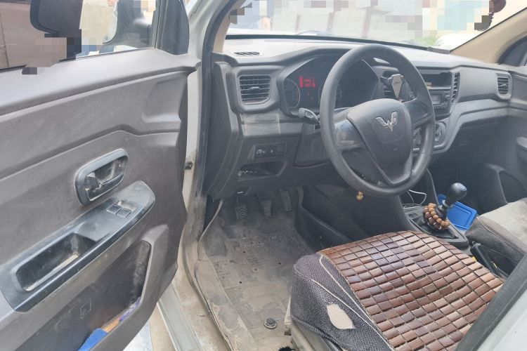 Used Wuling Hongguang V 2019 1.5L Base Version China VI LAR Driver Seat