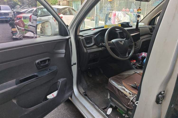 Used Wuling Hongguang V 2019 1.5L Standard Version China VI LAR Driver Seat