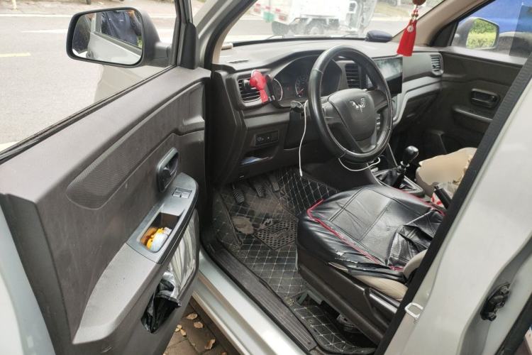 Used Wuling Hongguang V 2019 1.5L Jingqu Version China VI LAR Driver Seat