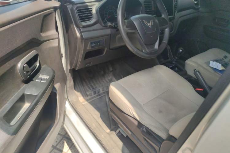 Used Wuling Hongguang V 2019 1.5L Standard Version China VI LAR Driver Seat