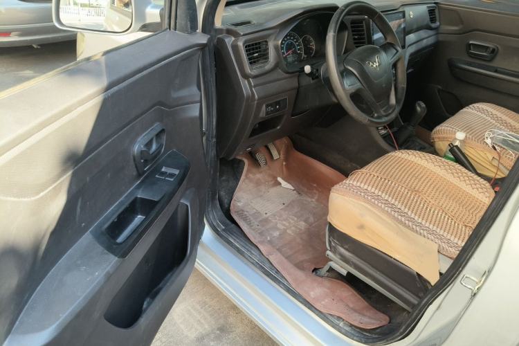 Used Wuling Hongguang V 2019 1.5L Standard Version L2B Driver Seat