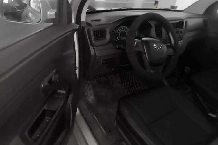 Used Wuling Hongguang V 2019 1.5L Enjoyment Version L2B Driver Seat