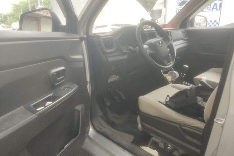 Used Wuling Hongguang V 2019 1.5L Enjoyment Version China VI LAR Driver Seat