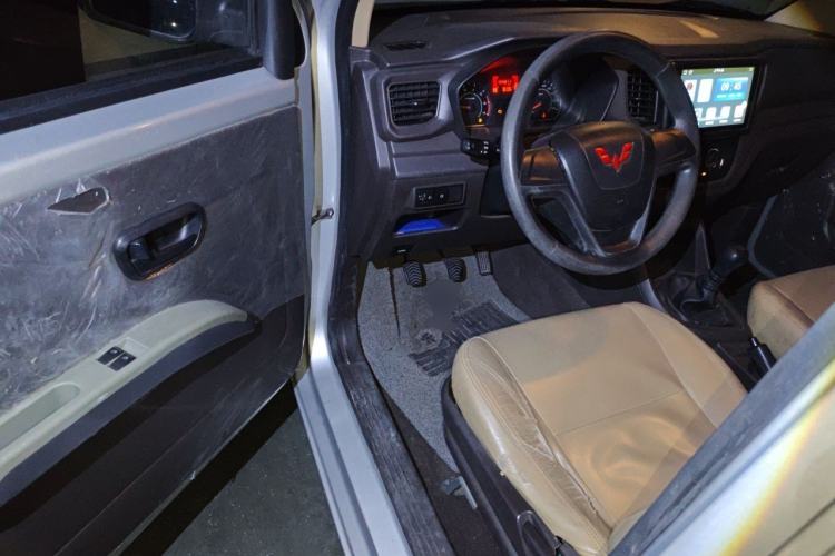 Used Wuling Hongguang V 2019 1.5L Jingqu Version China VI LAR Driver Seat