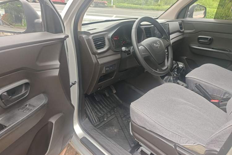 Used Wuling Hongguang V 2019 1.5L Jingqu Version China VI LAR Driver Seat