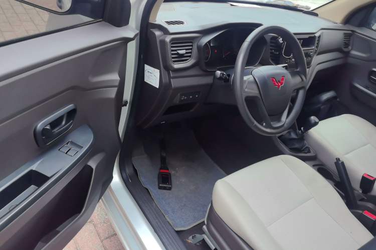 Used Wuling Hongguang V 2019 1.5L Jingqu Version China VI LAR Driver Seat