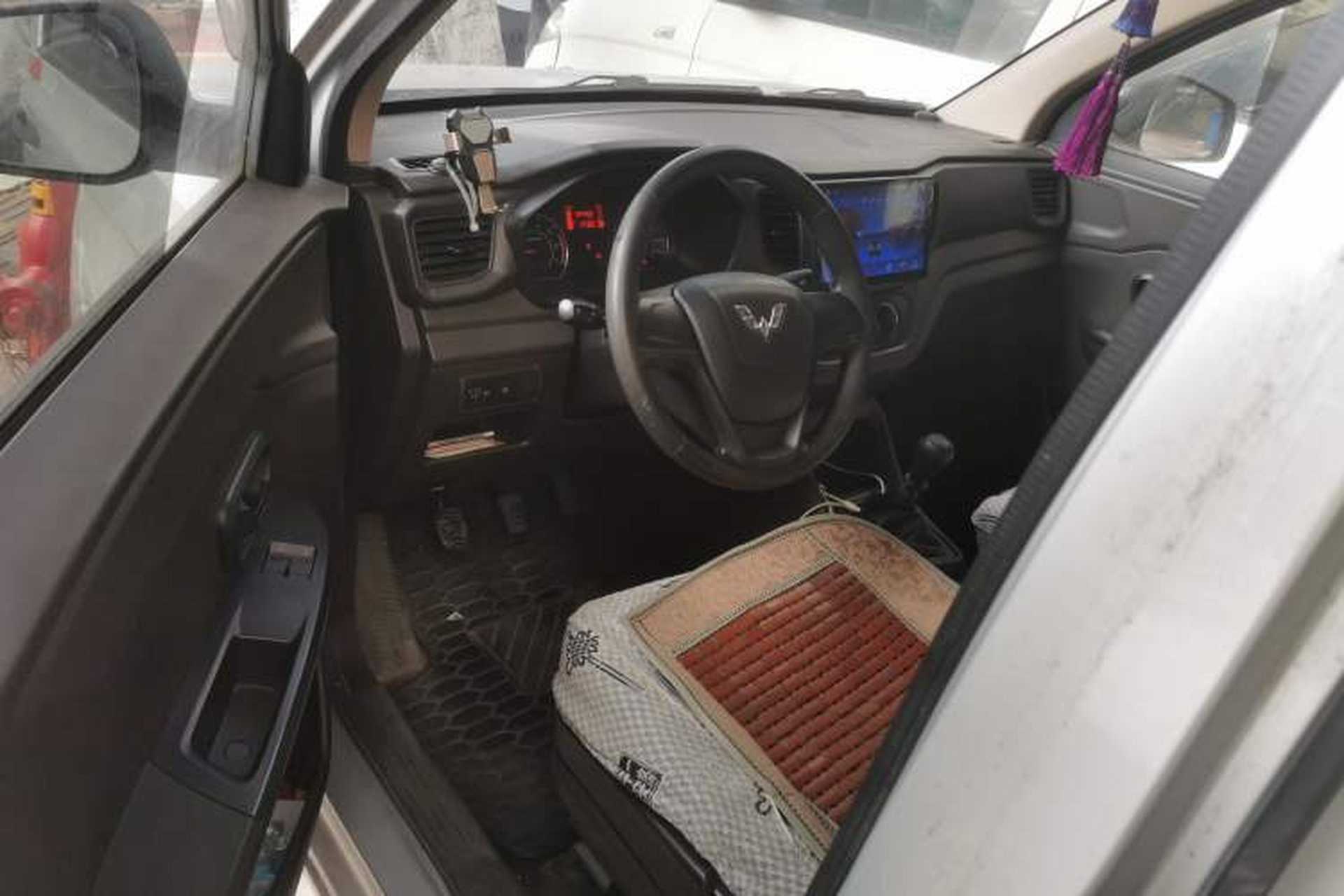 Used Wuling Hongguang V 2019 1.5L Base Window-Sealed Vehicle China VI LAR Driver Seat