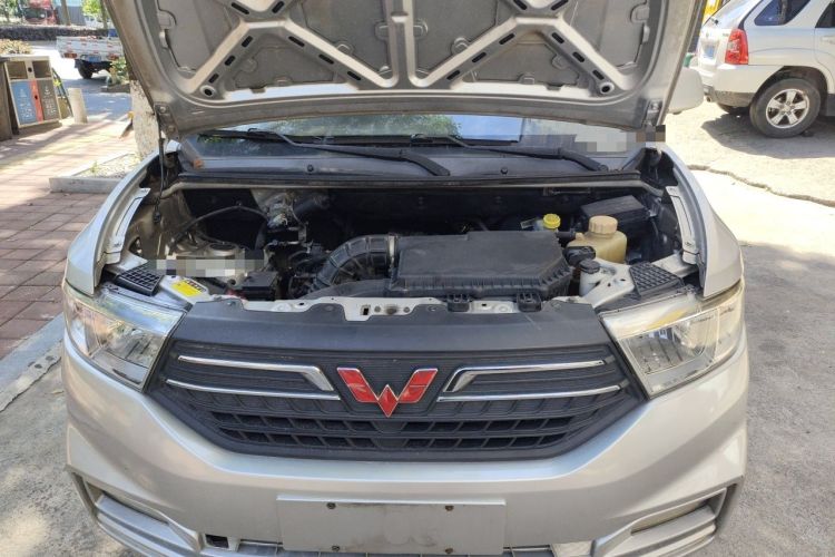 Used Wuling Hongguang V 2019 1.5L Standard Version L2B Engine Bay