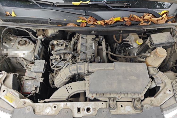 Used Wuling Hongguang V 2019 1.5L Jingqu Version China VI LAR Engine Bay