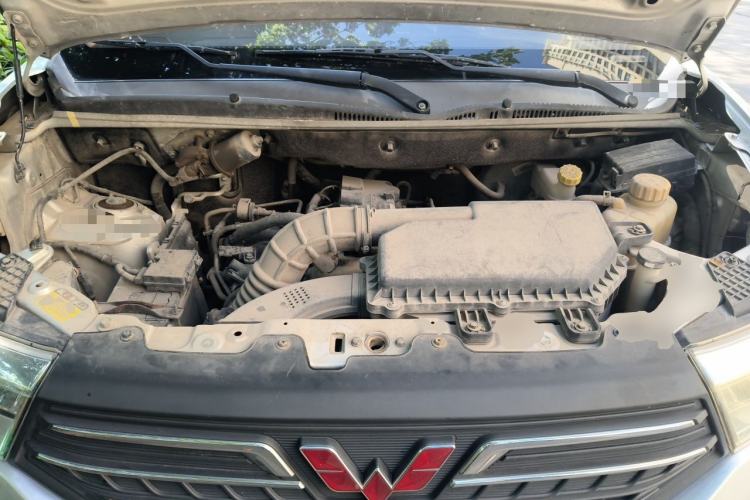 Used Wuling Hongguang V 2019 1.5L Standard Version L2B Engine Bay
