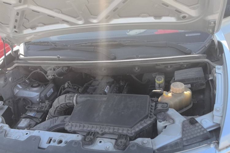 Used Wuling Hongguang V 2019 1.5L Base Window-Sealed Vehicle China VI LAR Engine Bay