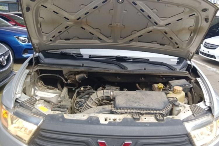 Used Wuling Hongguang V 2019 1.5L Jingqu Version China VI LAR Engine Bay