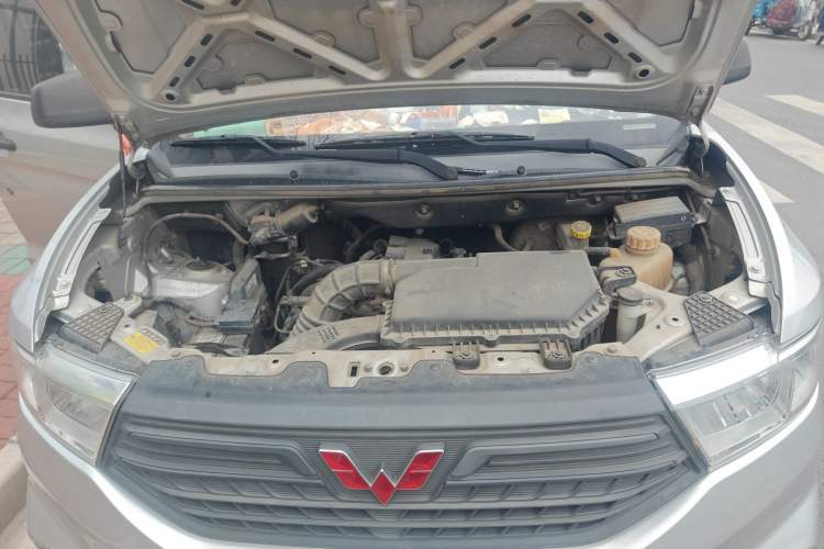 Used Wuling Hongguang V 2019 1.5L Jingqu Version China VI LAR Engine Bay