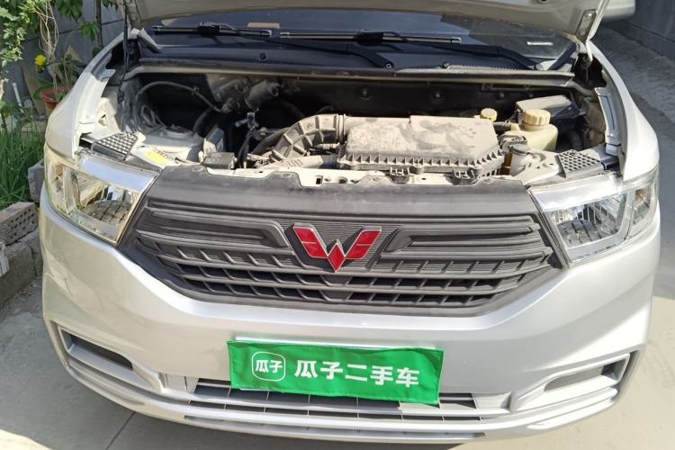 Used Wuling Hongguang V 2019 1.5L Base Version China VI LAR Engine Bay