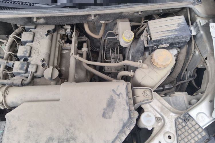 Used Wuling Hongguang V 2019 1.5L Base Version China VI LAR Engine Bay Left