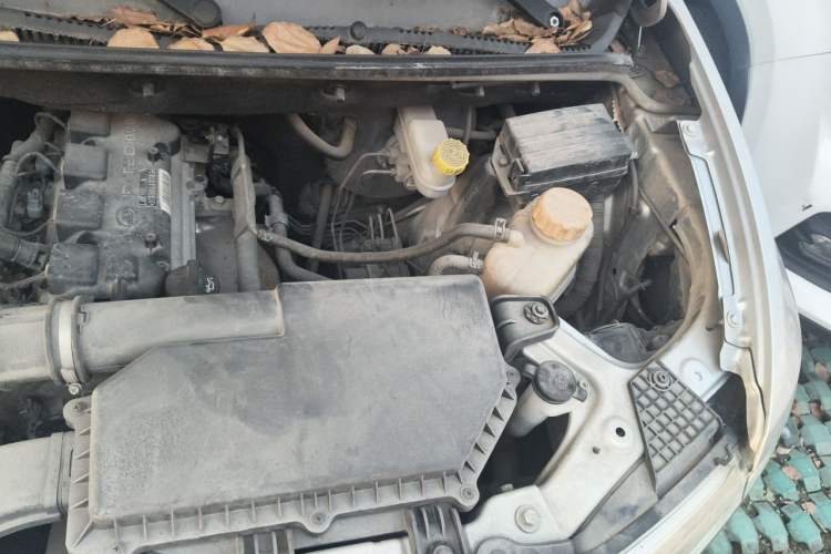 Used Wuling Hongguang V 2019 1.5L Enjoyment Version China VI LAR Engine Bay Left