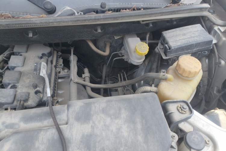 Used Wuling Hongguang V 2019 1.5L Standard Version L2B Engine Bay Left
