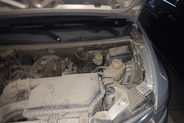 Used Wuling Hongguang V 2019 1.5L Jingqu Version China VI LAR Engine Bay Left