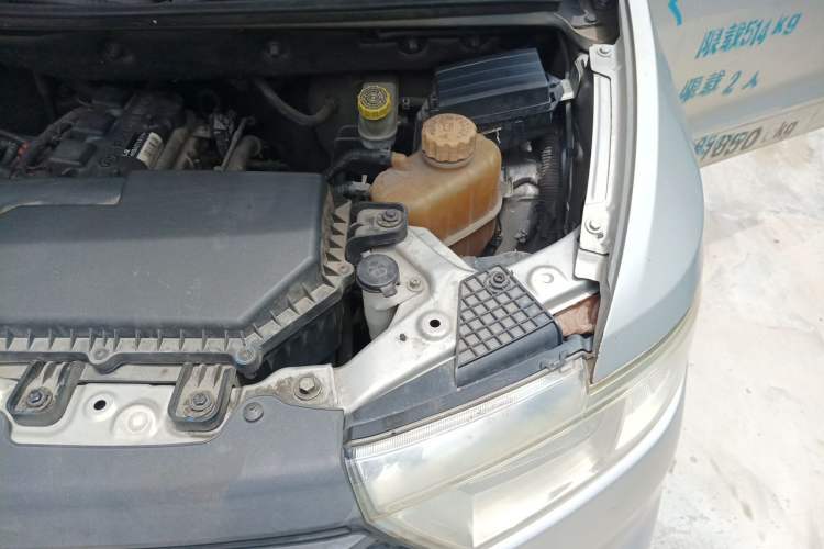 Used Wuling Hongguang V 2019 1.5L Base Window-Sealed Vehicle China VI LAR Engine Bay Left