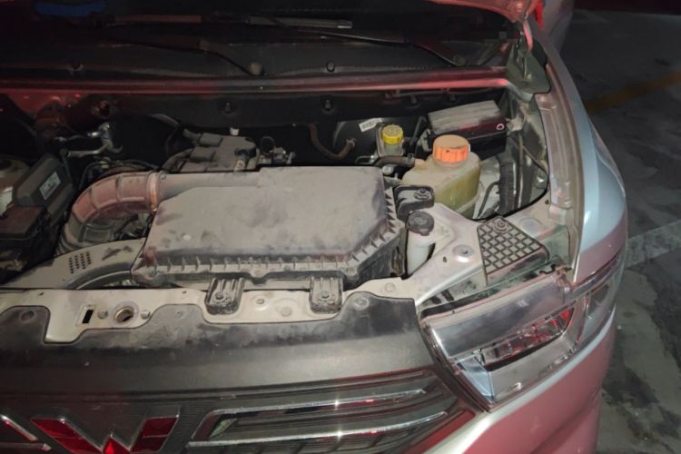 Used Wuling Hongguang V 2019 1.5L Enjoyment Version China VI LAR Engine Bay Left