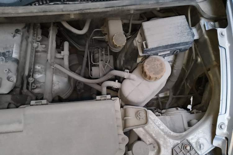 Used Wuling Hongguang V 2019 1.5L Base Version L2B Engine Bay Left